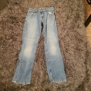 Levi Strauss misses 4 short